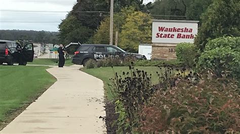Police Seek Suspect In Waukesha State Bank Robbery In Brookfield