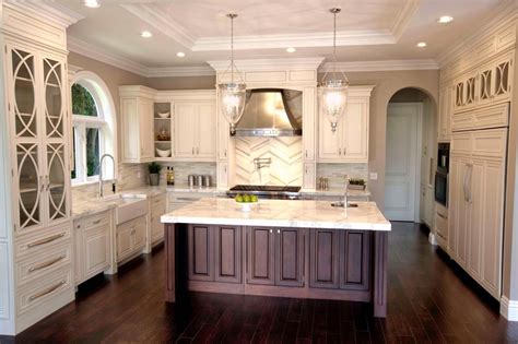 Stylish And Functional This Traditional Kitchen Features Top Grade