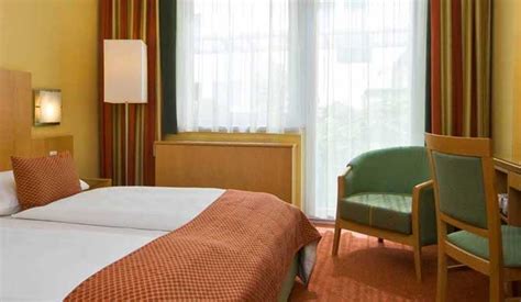 My room was enormous and one of the most beautiful places i've stayed, and very quiet. Park Inn Uno City Vienna in Wien, Österreich | Hostelman.at