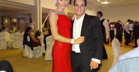 Fosta soție a gimnastului marian drăgulescu, larisa, este însărcinată cu cel de al treilea copil. Cadoul sotiei pentru Marian Dragulescu: de ziua lui vor ...