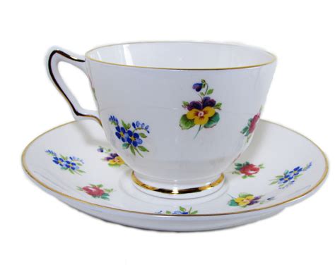 Crown staffordshire └ china & dinnerware └ pottery & china └ pottery & glass all categories antiques art baby books business & industrial cameras & photo cell phones & accessories clothing, shoes & accessories coins & paper money collectibles computers/tablets & networking consumer. Does Anyone Know The Pattern Of This Floral Crown ...