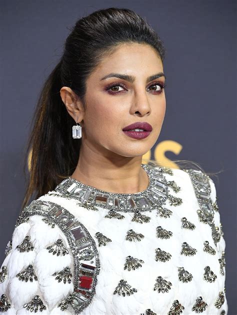 The recipient of several awards, including four filmfare awards. Priyanka Chopra's Chic Ponytail | Rote teppichfrisuren ...