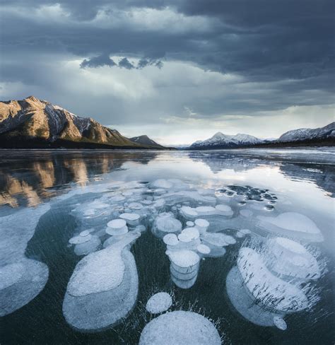 Earths Breathtaking Views Layered Ice Bubbles Abrahams Lake Alberta