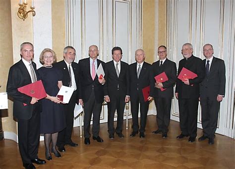 Karl christoph christian von wulffen in myheritage family trees (kirk web site). Bild: Karlheinz Töchterle überreicht hohe staatliche ...
