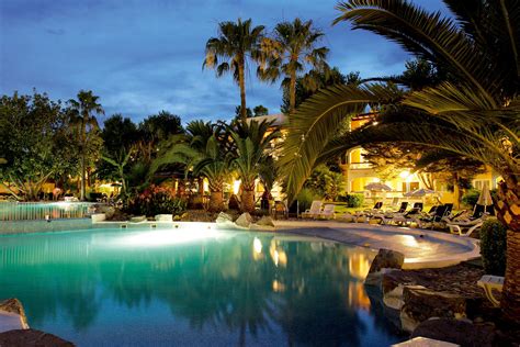 Check spelling or type a new query. Aparthotel Alcudia Garden in Mallorca, Spanje ...