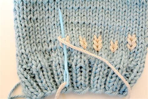 embroider-on-knit-tutorial-duplicate-stitch-mama-in-a-stitch