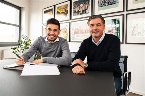 Select from premium raphael guerreiro of the highest quality. Portugiesischer Nationalspieler unterschrieb bis 2023 in ...