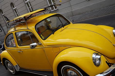 1366x768 Wallpaper Volkswagen Classic Vw Beetle Auto Yellow Taxi