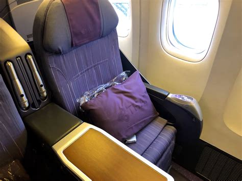 Thai Airways Business Class Royal Silk 777 200 Review TPE To BKK