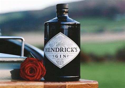 Tisya erni ada di facebook. Ungkapkan Rasa Kasih Sayang Mu Bersama Hendrick's Gin ...