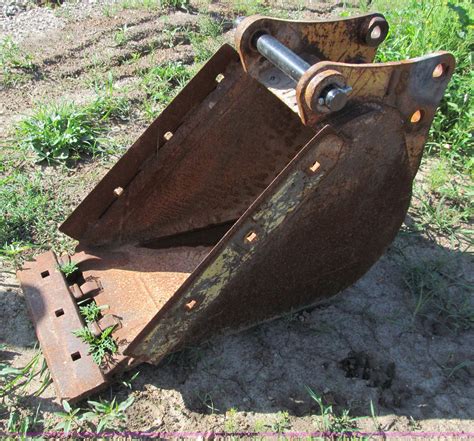 18 Case 580 Backhoe Bucket In Kansas City Mo Item C2119 Sold