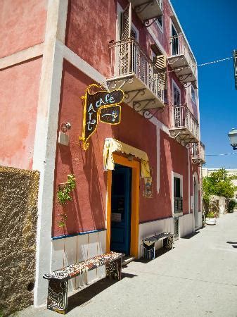 Check spelling or type a new query. OSVALDO BED & BREAKFAST B&B (Ventotene): Prezzi 2021 e ...