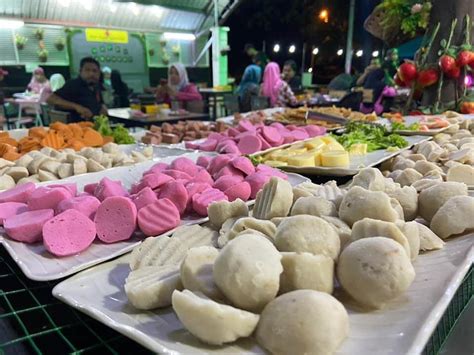 Everything you need to know is right at your fingertips, from a listing of current and new eateries, reviews and recommendations from fellow users. Jalan-Jalan Cari Makan Di Kedah added a... - Jalan-Jalan ...