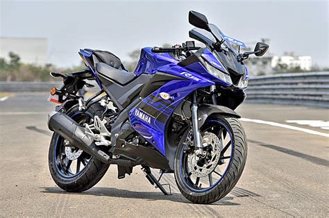 The r15 v3 is a powered by 155cc bs6 engine mated to a 6 is speed gearbox. 2018 Yamaha R15 V3.0 price hiked - Autocar India