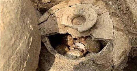 Un pot d oeufs de 100 ans vieux de 2 500 ans a été découvert en Chine