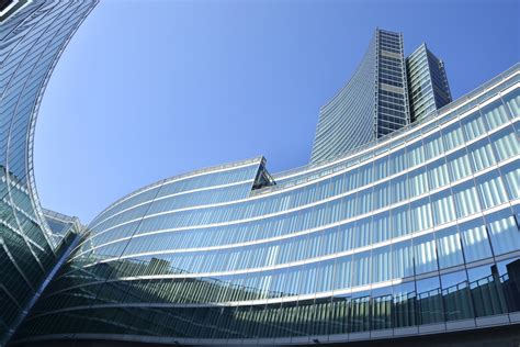 Il corso si terrà nelle giornate del 15, 16, 22. Visita guidata a Palazzo Lombardia - Eni Polo Sociale di ...