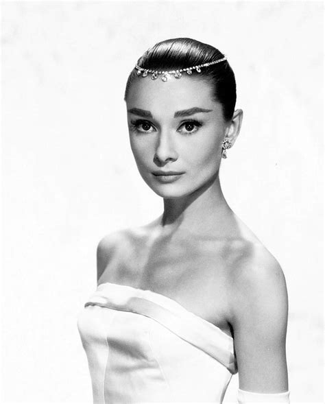 Rare Audrey Hepburn Audrey Hepburn Photographed By Richard Avedon For