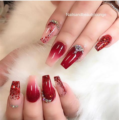 Nails por Szák Bettina | Uñas de gel rojas Here's how you can recreate this design.