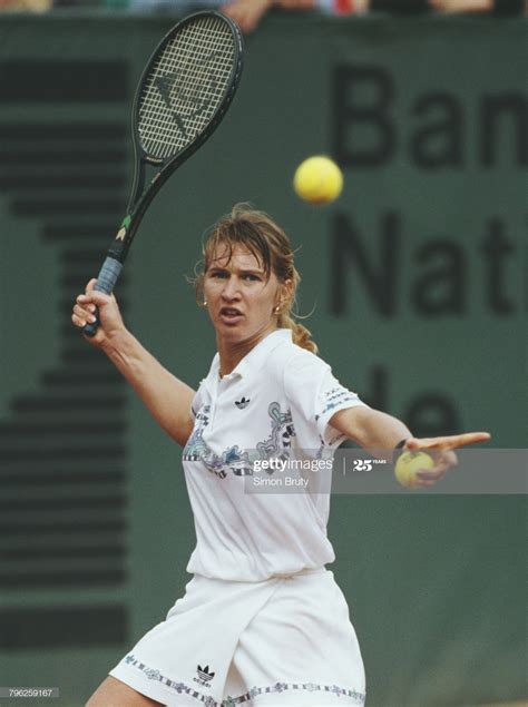 Consulta el resultado de la final del cuadro femenino de roland garros 2020. Steffi Graf of Germany during her Women's Singles Final ...