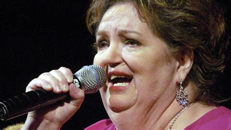 rita macneil dies at 68 after surgery son says she had been planning summer concerts