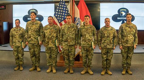 six soldiers from 1st brigade combat team 101st airborne division air assault received the