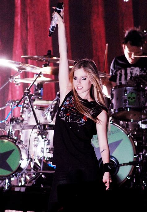 Avril Lavigne Picture 74 Avril Lavigne Performing Live In Concert At