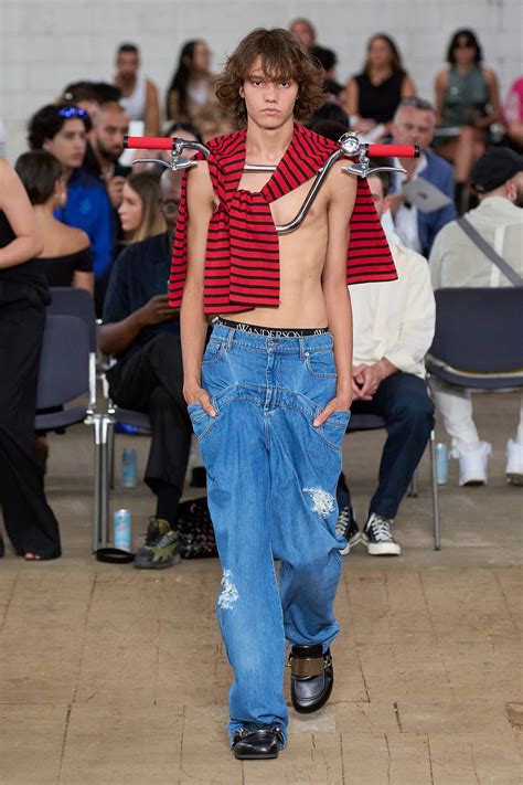 JW Anderson Spring 2023 Menswear Fashion Show Vogue