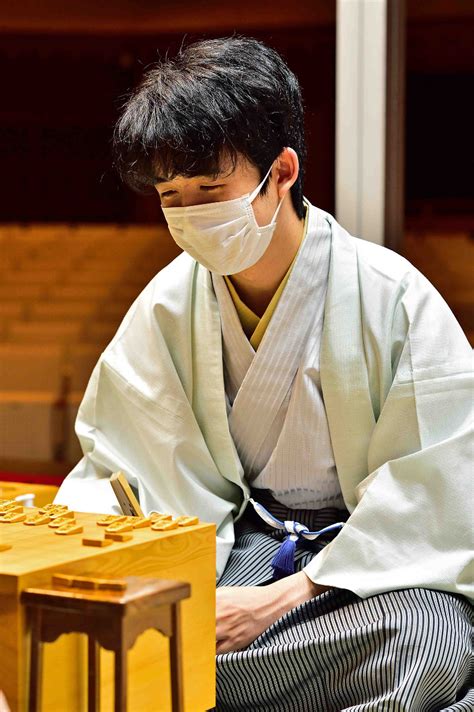Feb 17, 2018 · なぜ藤井聡太はフィクションを超えたのか？ 藤井が三段になったとき、関西奨励会の幹事をしていた西川和宏六段は、三段リーグ初参戦の藤井についてこう語ったといわれる。 『一期抜けはない』 加藤浩次、藤井聡太2冠の「封じ手」に驚嘆…「あっさり飛車を ...