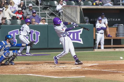Tcu Baseball Takes Series From Minnesota With 11 2 Win Monday Frogs O