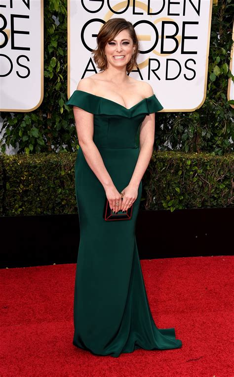 Rachel Bloom Sings An Ode To Her Spanx Before Golden Globes Us Weekly