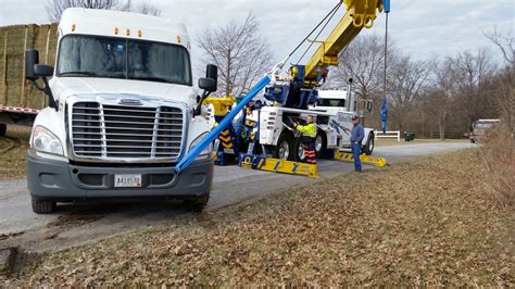 Dave's towing service has been simi valley, moorpark, ventura county, and thousand oak, ca's premier towing company and roadside assistant for over 40 years. Pin on Ronpratt