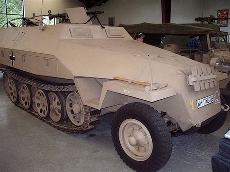 Sdkfz 251 Walkaround Armored Vehicles Army Vehicles Military Vehicles