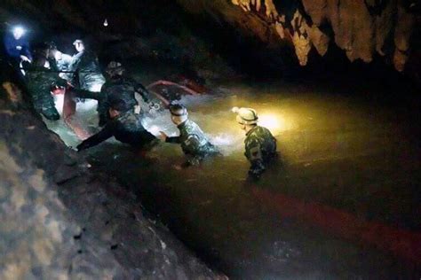 Soccer Team Trapped In Cave Thai Navy Seal Dies During Rescue Effort