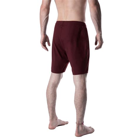 Yoga Crow Mens Pocketless Swerve Yoga Shorts With Liner In Madrone
