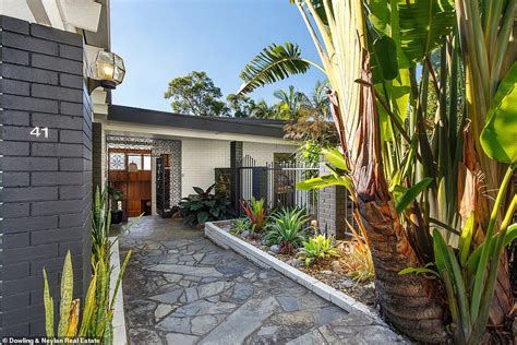 Australian Property Prices Landmark Noosa Home Sells At Auction For
