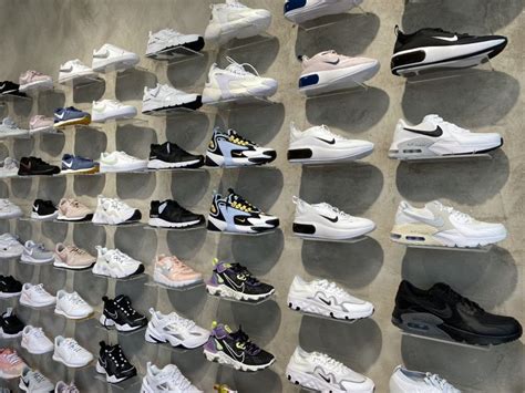 Was wäre der dachdecker ohne seine. Store des Tages Frühjahr 2020 : Bödeker Schuhe und Fashion ...