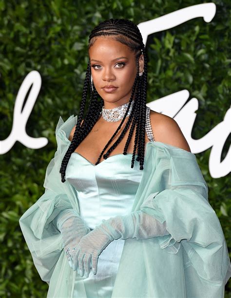 Rihanna Got Curtain Bangs And Unsurprisingly She Looks Amazing Glamour