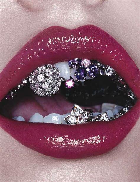 Glamorous Cosmetic Close Ups Grillz Bling Lips