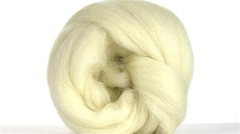 Buy Kent Romney Wool Roving 100g · The Wool Room