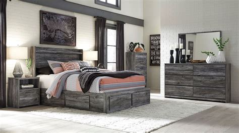 Most of our beach house furniture collections are crafted in north america and make great additions to any coastal or cottage style home. Beachy+style+and+lots+of+storage+go+hand+in+hand+with+the ...