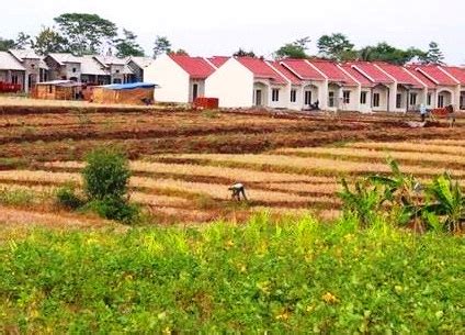 Maka, ini menandakan bahawa kita sudah berada dalam perancangan jahat mereka. Pengaruh Konversi Lahan Terhadap Perubahan Ruang dan ...