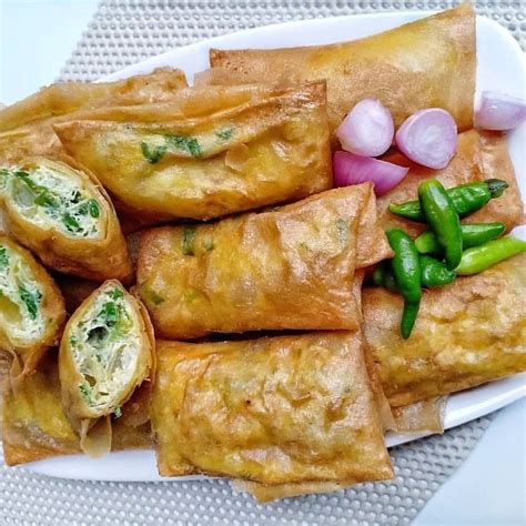 Masukkan daging sapi, masak hingga matang dan kecoklatan. Resep dan Cara Membuat Martabak Telur Paling Mudah