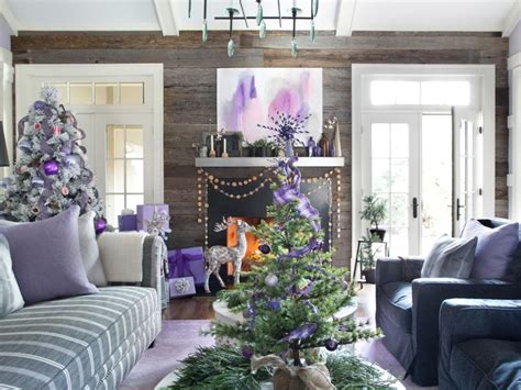 Modern Holiday Color Scheme | HGTV