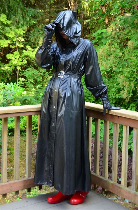 Pin By Viridian On Raincoat Rainwear Girl Rainwear Fashion Raincoat Fashion