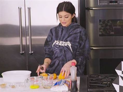 How Kylie Jenner Lost 25 Pounds Quickly 2022 Fabbon