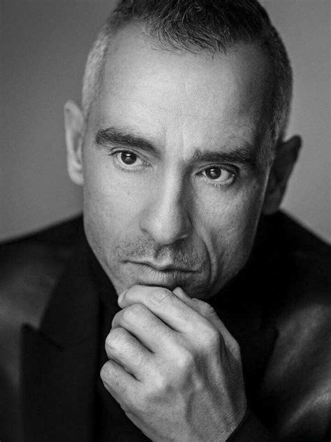 Son of rodolfo ramazzotti and raffaella molina, eros was raised in rome in the cinecittà neighborhood. Pin su a ..... EROS RAMAZZOTTI