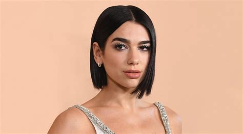 Read about who dua lipa is dating now and who she's dated in the past, such as model isaac carew. Dua Lipa exhibits her beautiful legs on a bicycle - Somag News