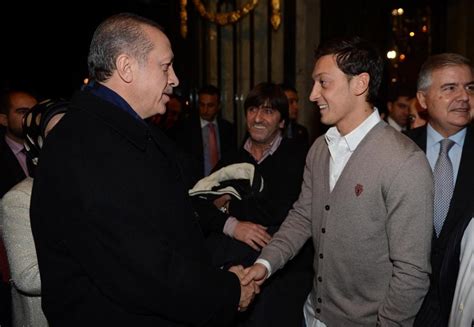 Football player @fenerbahce ⚽ mesut özil ретвитнул(а) gavi, the vaccine alliance. Erdoğan - Mesut Özil buluşması | NTV