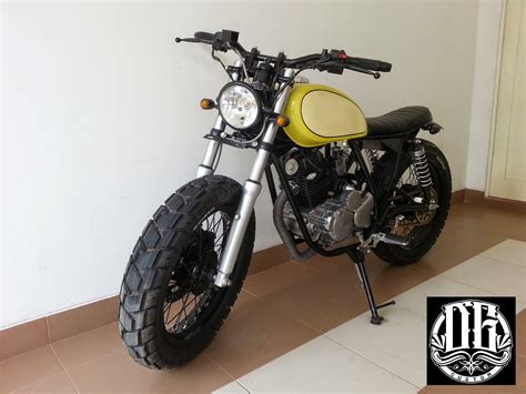 Yamaha scorpio r6 design is made more pointed and made fashionable the scope of water like a jet plane, the part is designed to further emphasize the characters that have this bike as a pilot. Tangki Knalpot Kustom: Yamaha Scorpio Modifikasi Japstyle