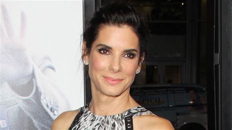 sandra bullock donates 1 million to hurricane harvey relief variety